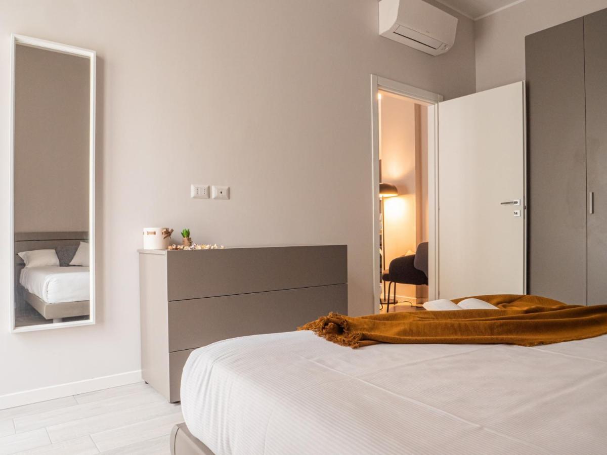 The Best Rent - Apartment With Balcony In Milan Downtown ภายนอก รูปภาพ
