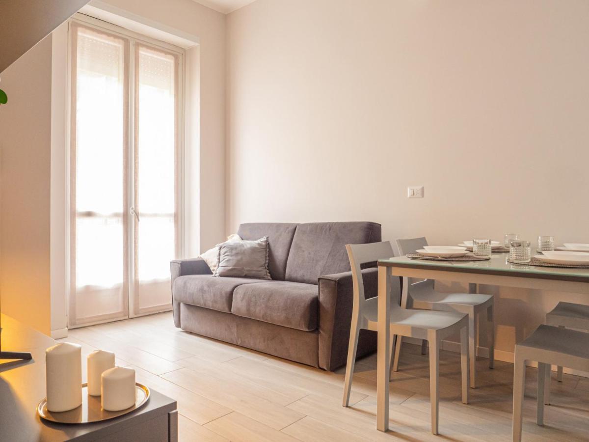 The Best Rent - Apartment With Balcony In Milan Downtown ภายนอก รูปภาพ