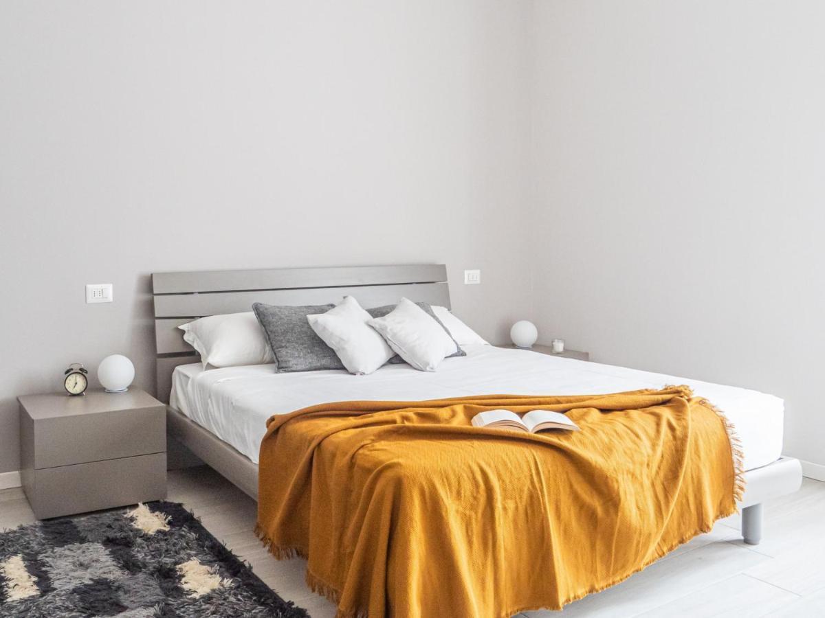 The Best Rent - Apartment With Balcony In Milan Downtown ภายนอก รูปภาพ