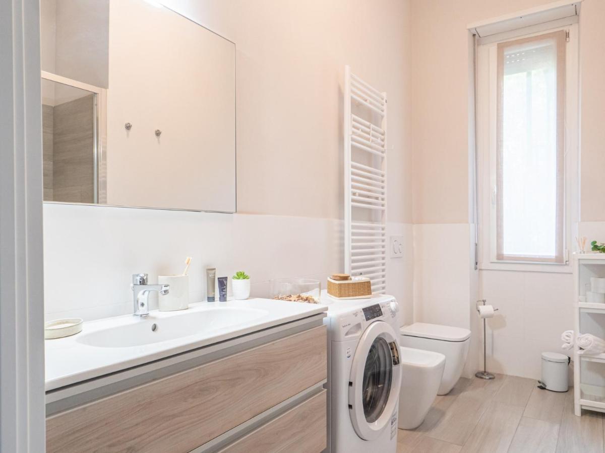 The Best Rent - Apartment With Balcony In Milan Downtown ภายนอก รูปภาพ